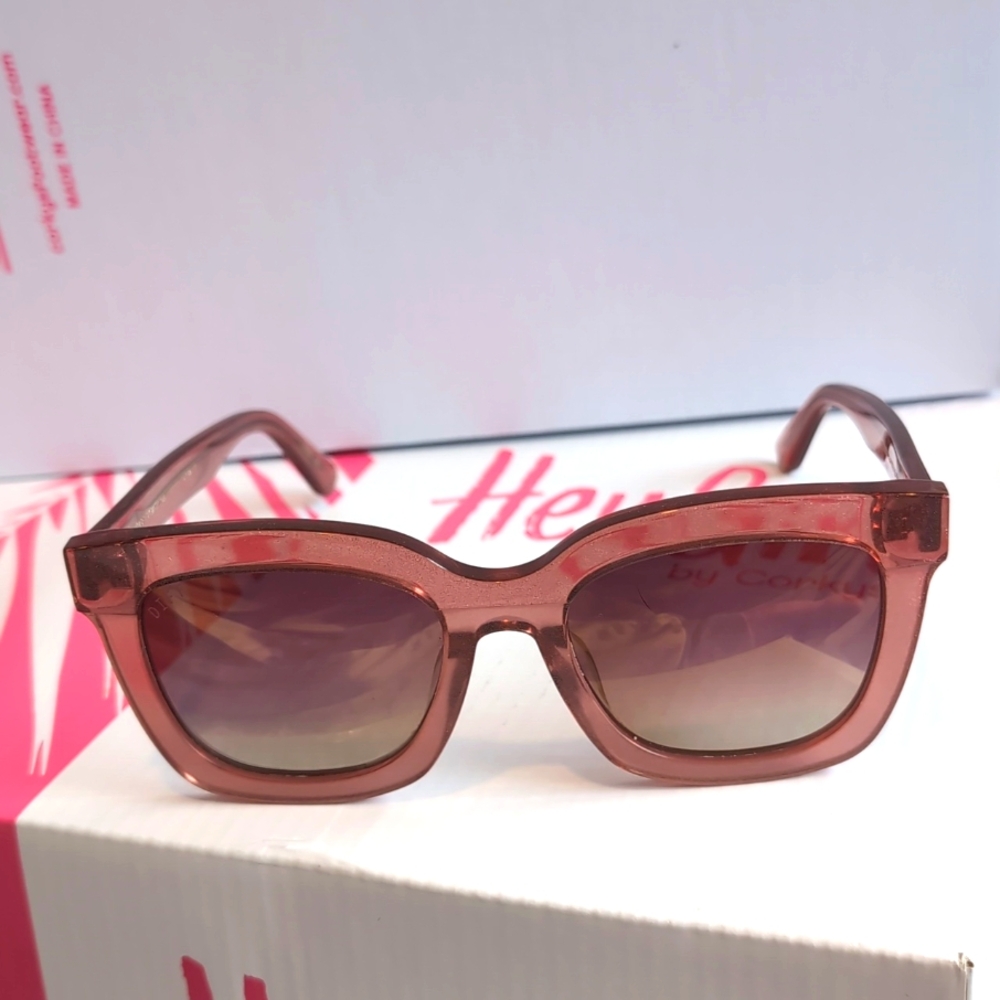 Diff Eyewear Pink Square Frame Sunglasses - Picture 2 of 6